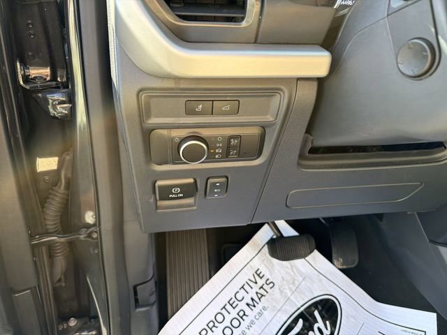 Used 2024 Ford Expedition Max XLT image 16