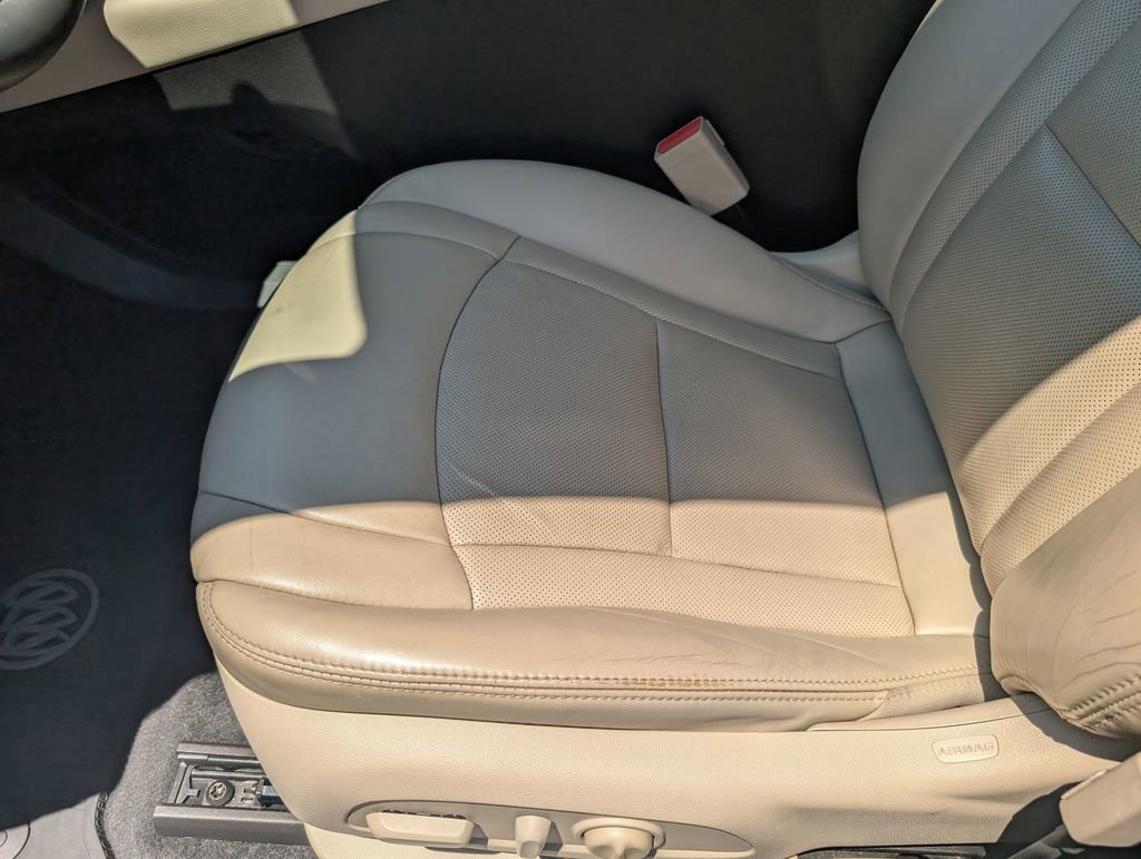 Used 2018 Buick Enclave Premium w/ Experience Buick Package FWD image 22