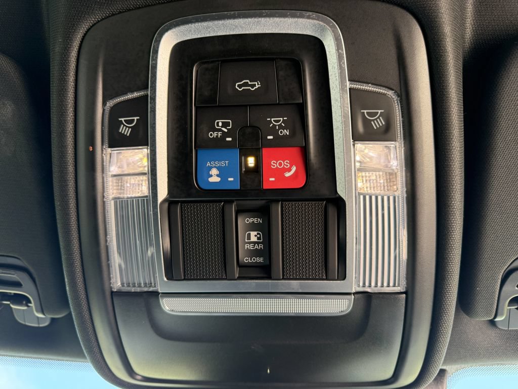 Used 2023 RAM 1500 Laramie AWD/4WD image 30