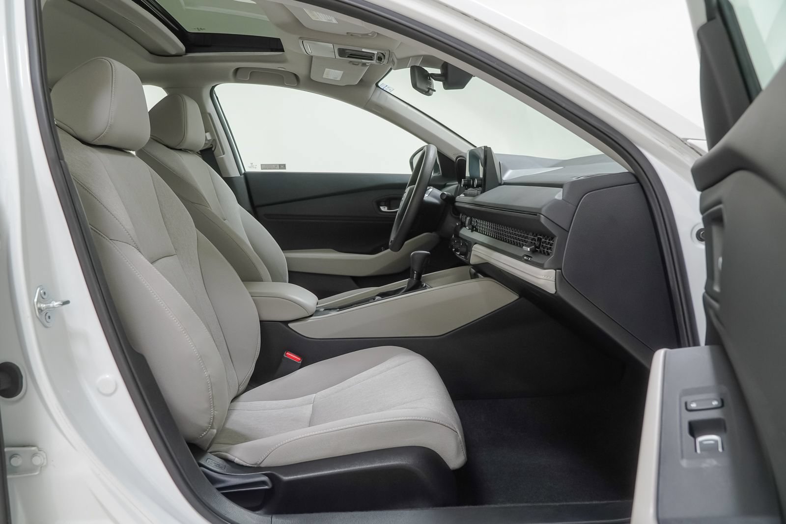 Used 2023 Honda Accord EX image 33