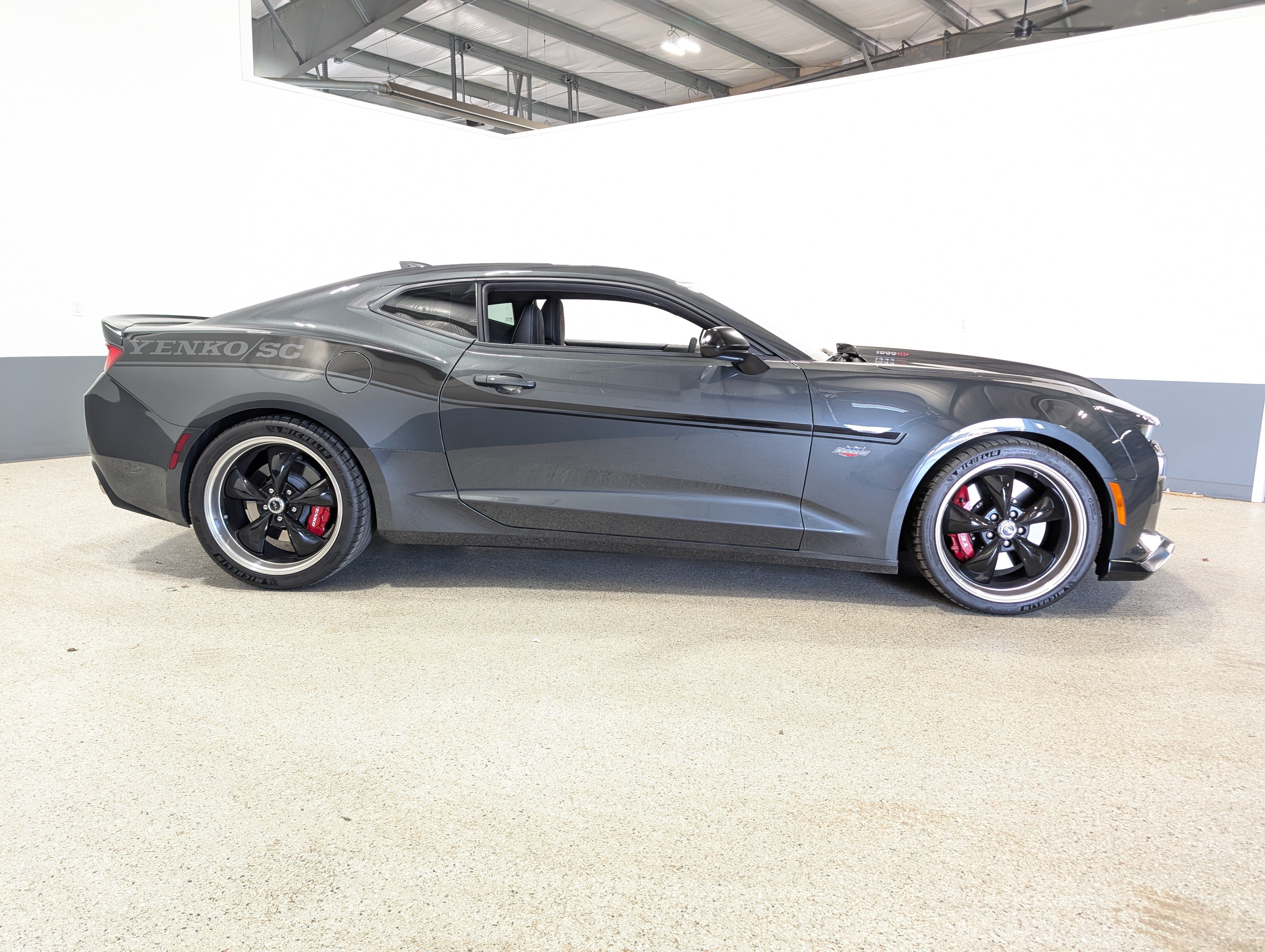 Used 2018 Chevrolet Camaro SS RWD image 2