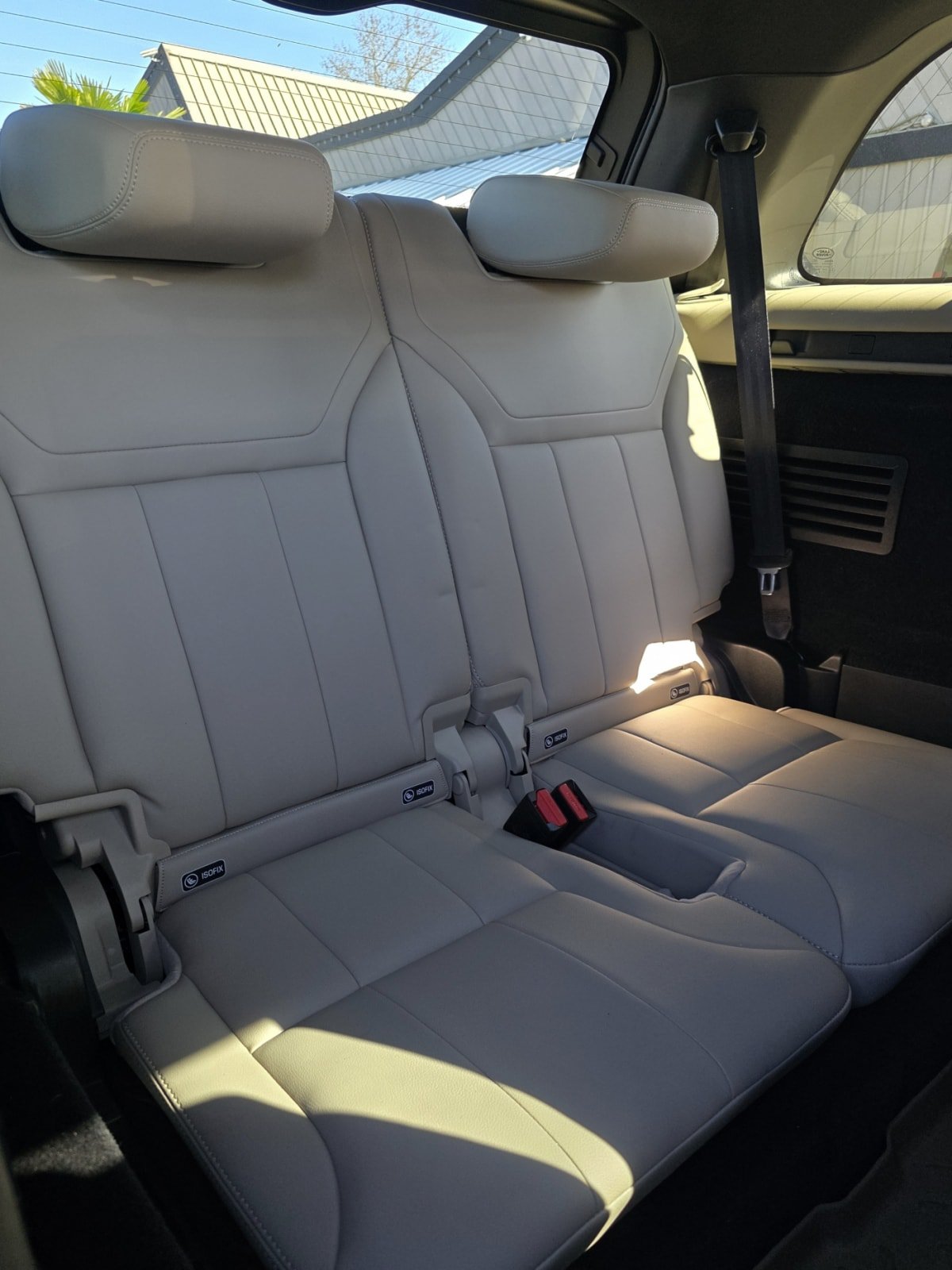 Used 2019 Land Rover Discovery HSE AWD/4WD image 13