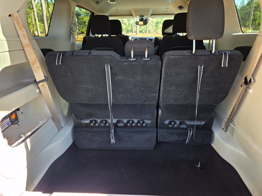 Used 2023 Chrysler Voyager LX FWD image 19