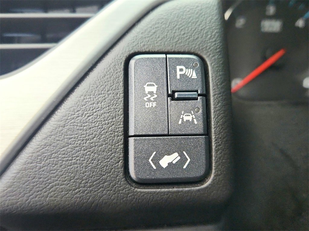 Used 2017 GMC Yukon XL SLT image 36