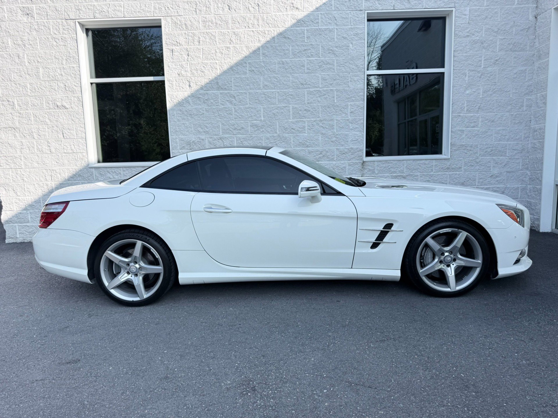 Used 2015 Mercedes-Benz SL 550 image 45