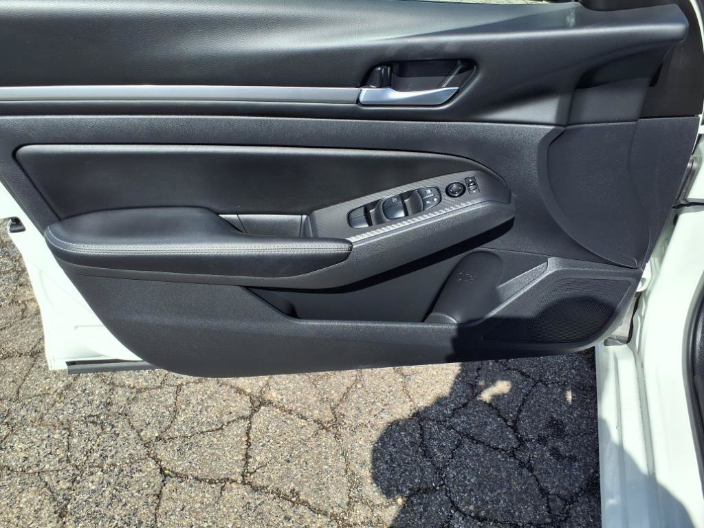 Used 2022 Nissan Altima 2.5 SV AWD/4WD image 11