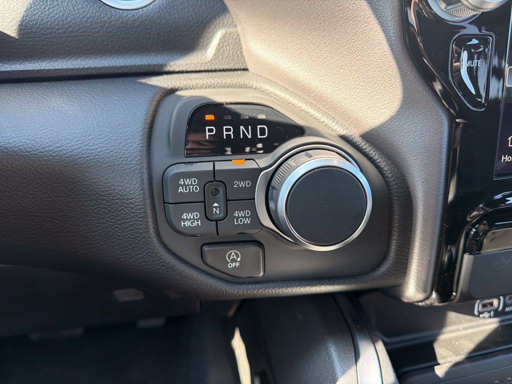 New 2026 RAM 1500 Big Horn AWD/4WD image 12