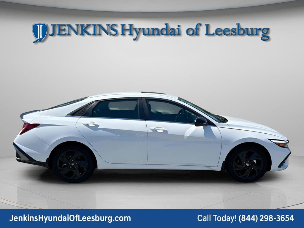 New 2026 Hyundai Elantra SEL Sport image 3