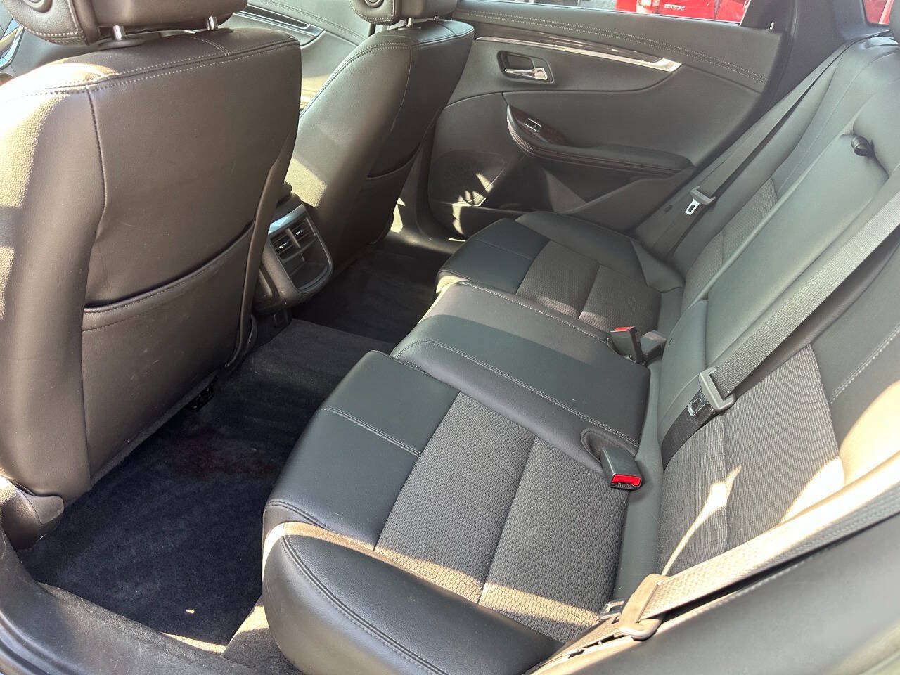 Used 2014 Chevrolet Impala LT w/ Convenience Package FWD image 12