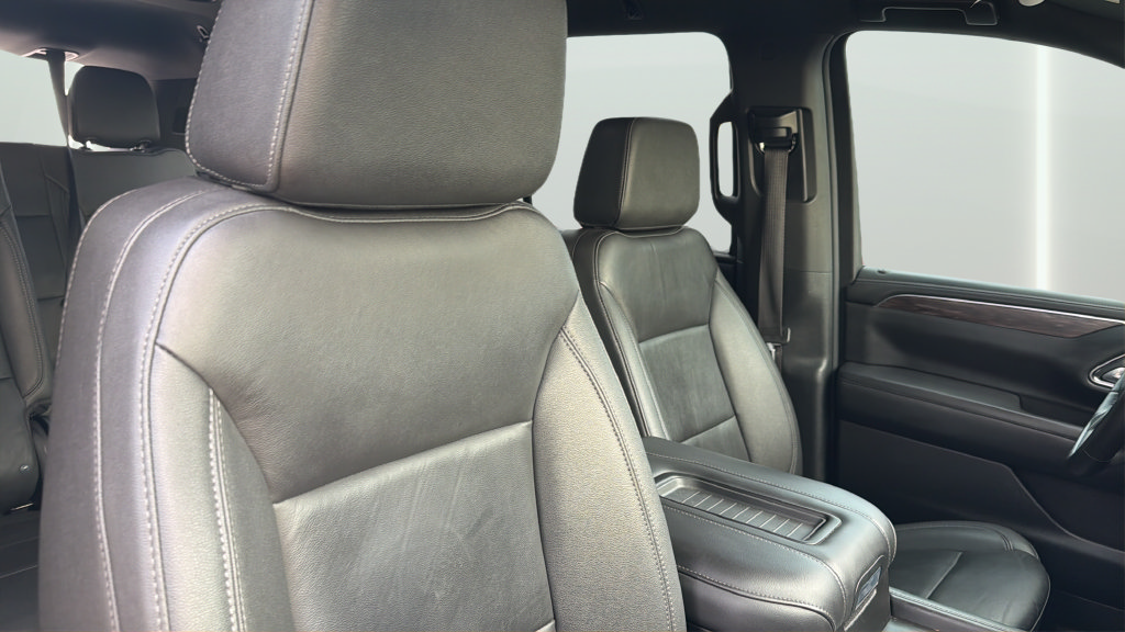 Used 2024 Chevrolet Tahoe Z71 w/ Luxury Package AWD/4WD image 28