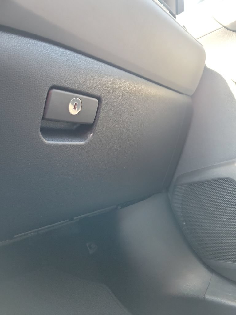 Certified 2021 Toyota Highlander XLE FWD image 38