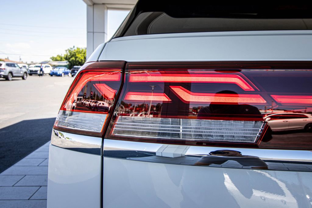 New 2026 Volkswagen Atlas Cross Sport SEL AWD/4WD image 16