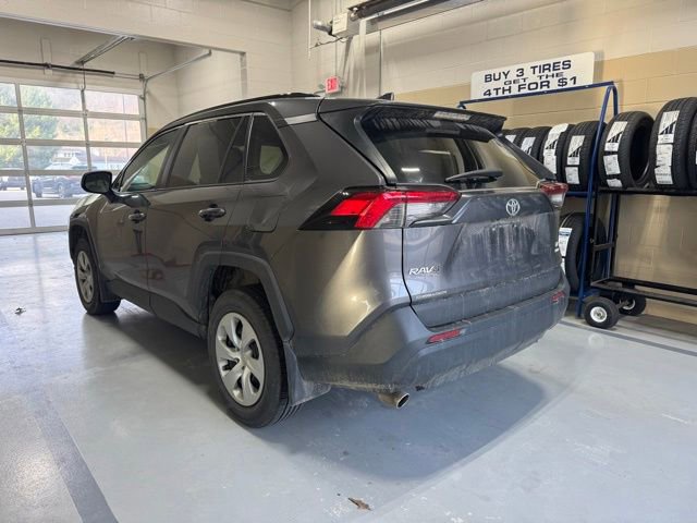 Used 2021 Toyota RAV4 LE image 4