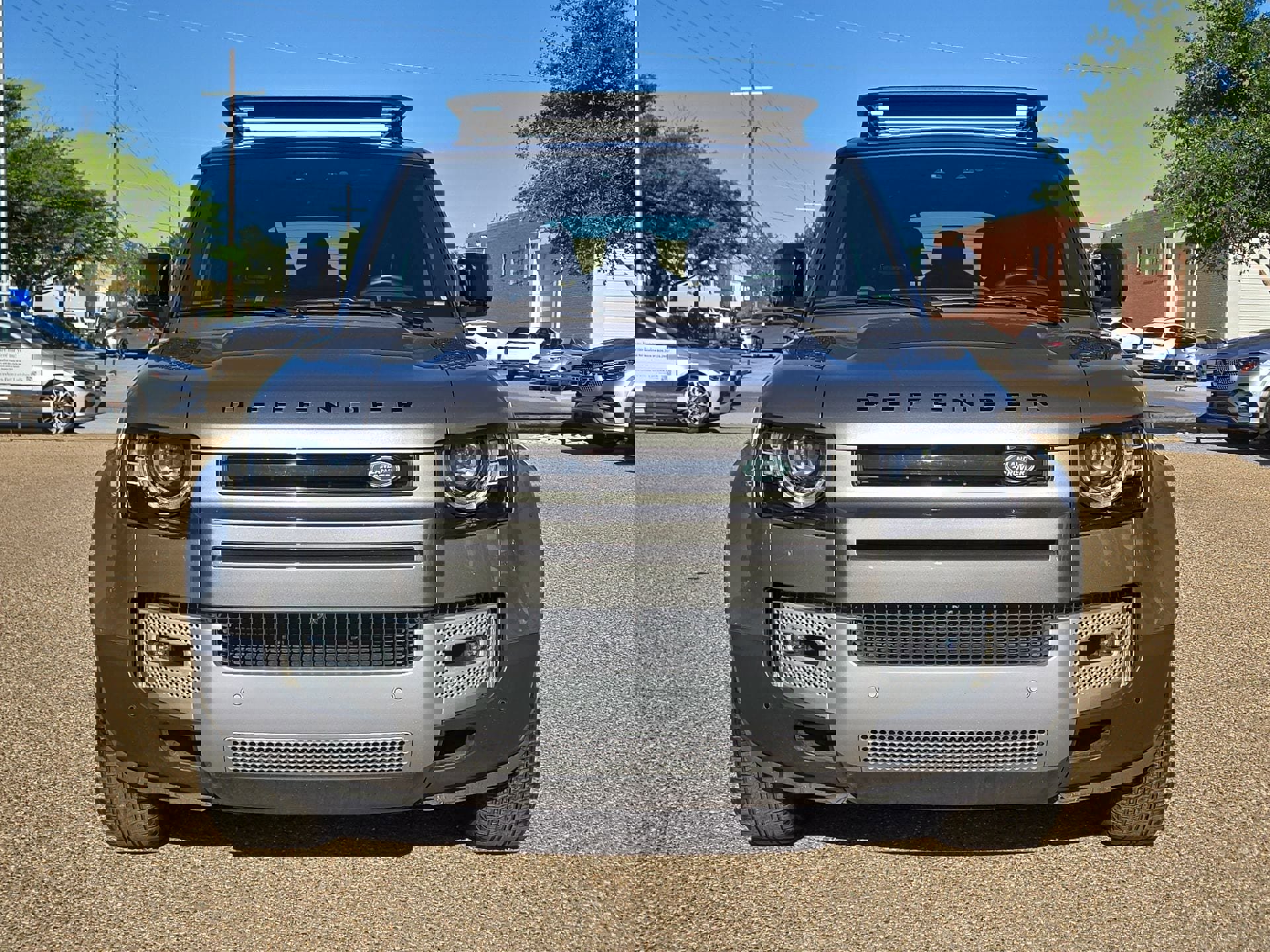 Used 2023 Land Rover Defender 130 SE image 10