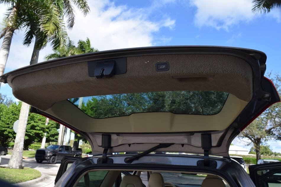 Used 2011 Volvo XC70 3.2 w/ Premium Pkg image 80