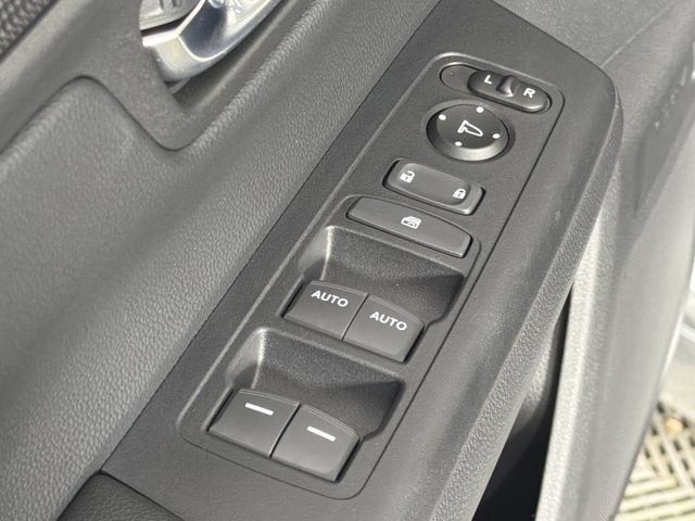 Used 2025 Honda CR-V Sport image 16