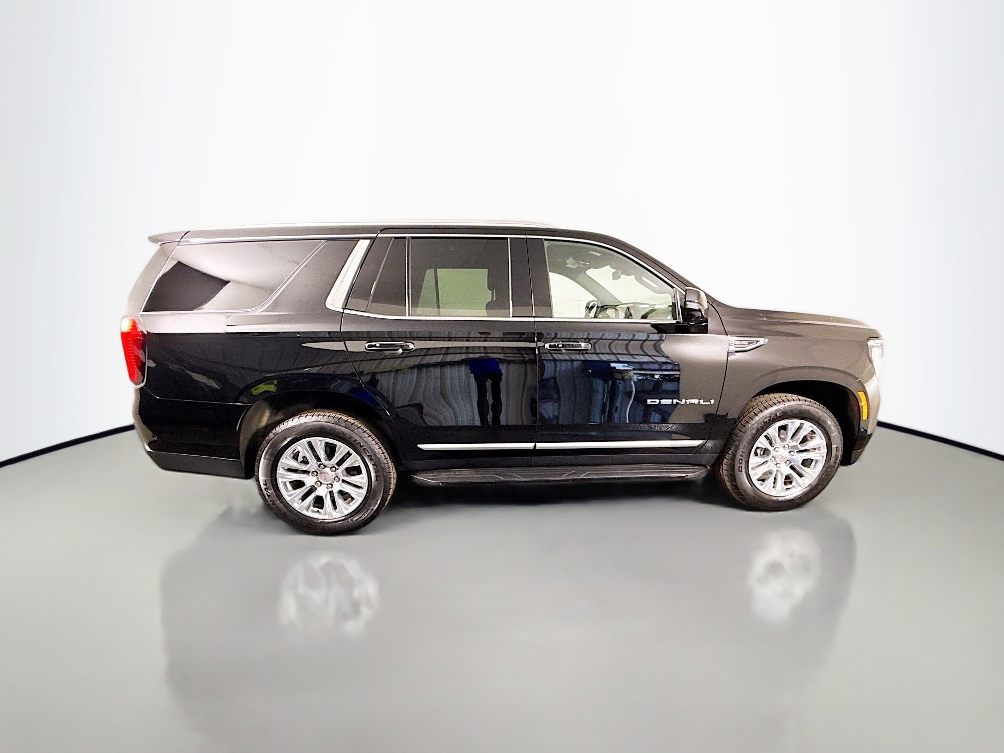 Used 2025 GMC Yukon Denali AWD/4WD image 34