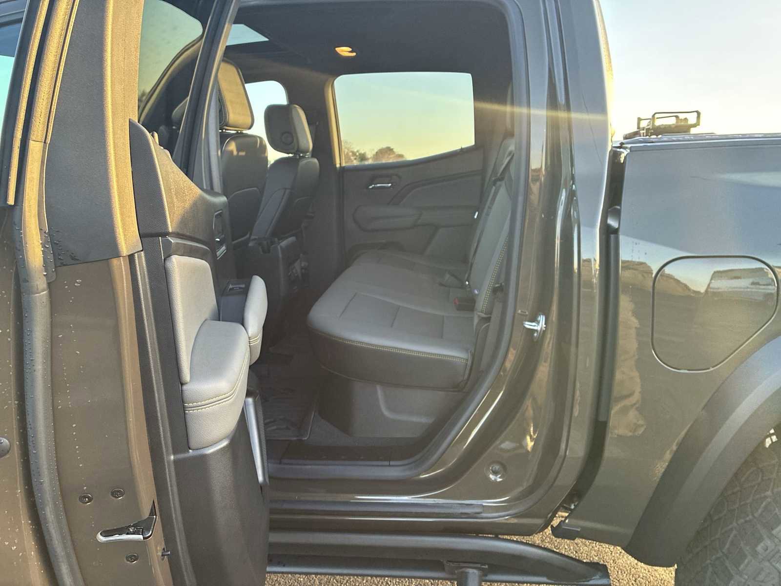 Used 2023 Chevrolet Colorado ZR2 w/ ZR2 Convenience Package III image 24