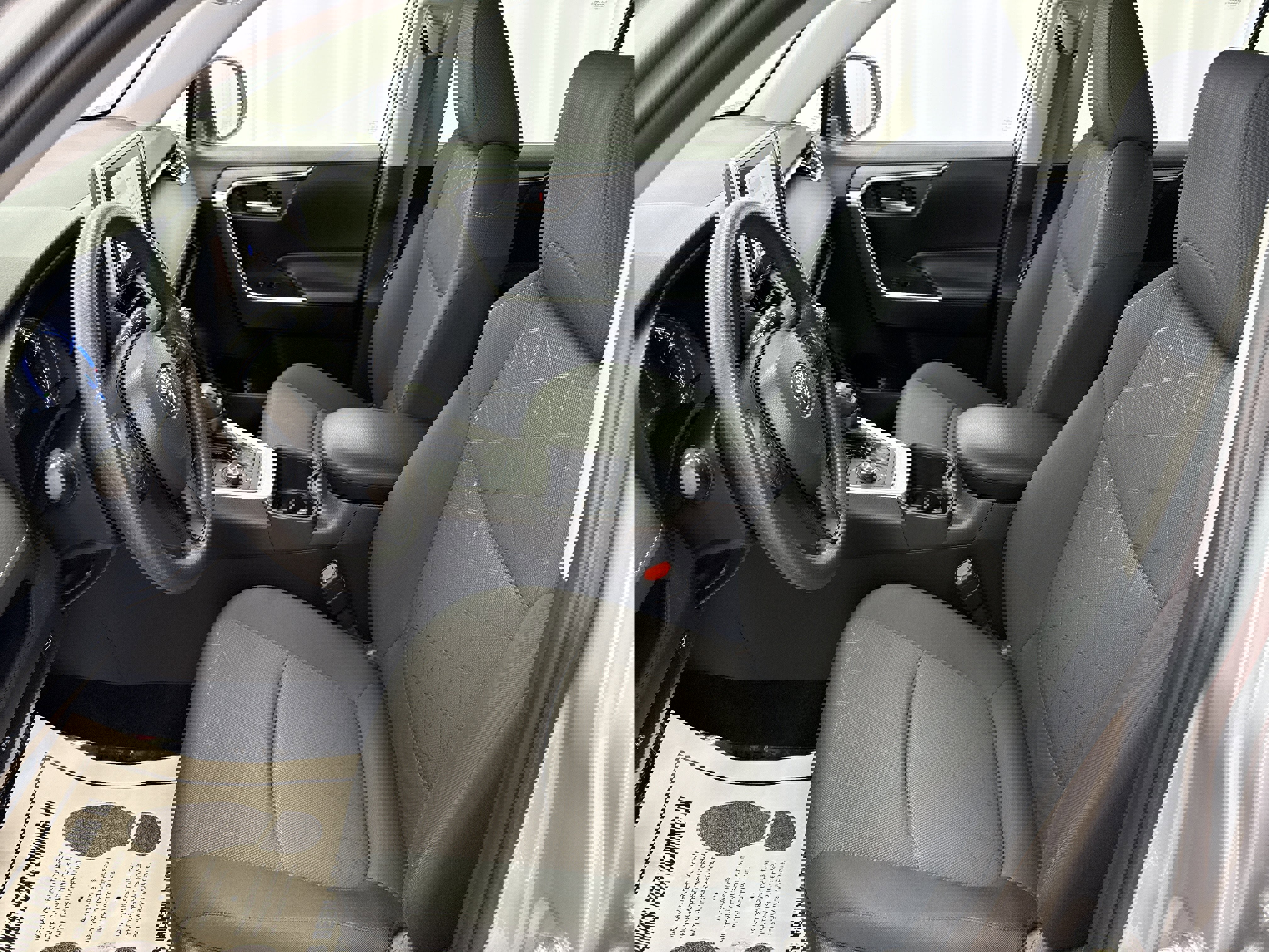 Used 2024 Toyota RAV4 XLE w/ Convenience Package image 7