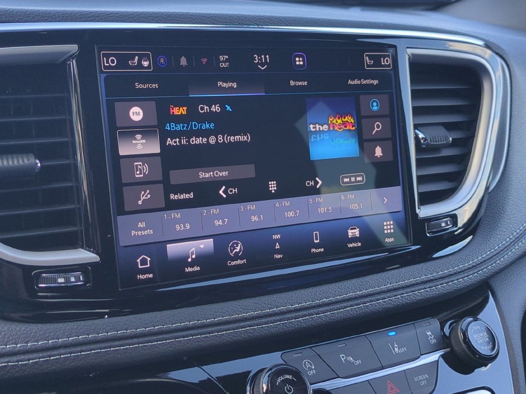 New 2027 Chrysler Pacifica Limited FWD image 21