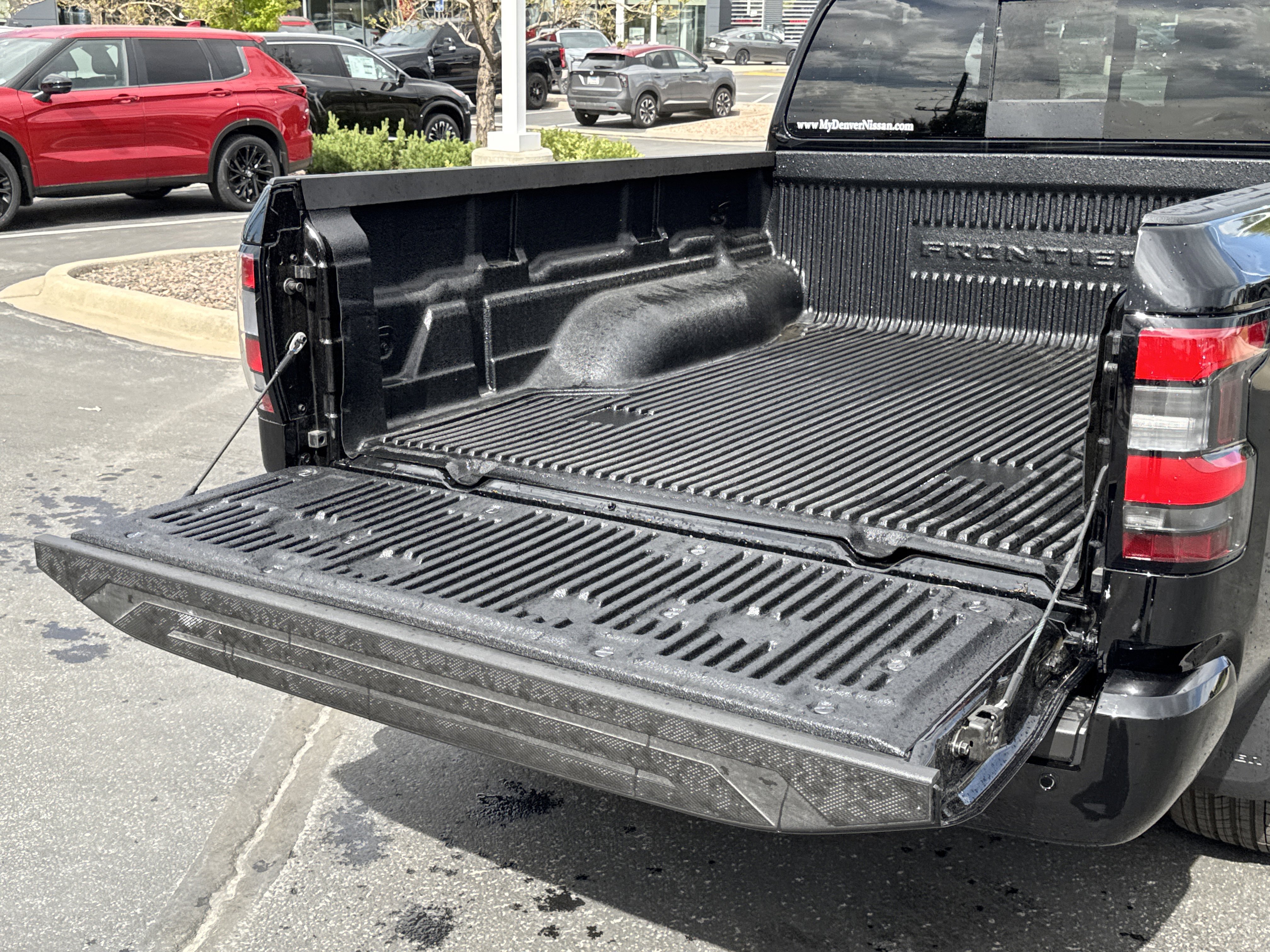 New 2026 Nissan Frontier SV w/ Tow Package AWD/4WD image 7
