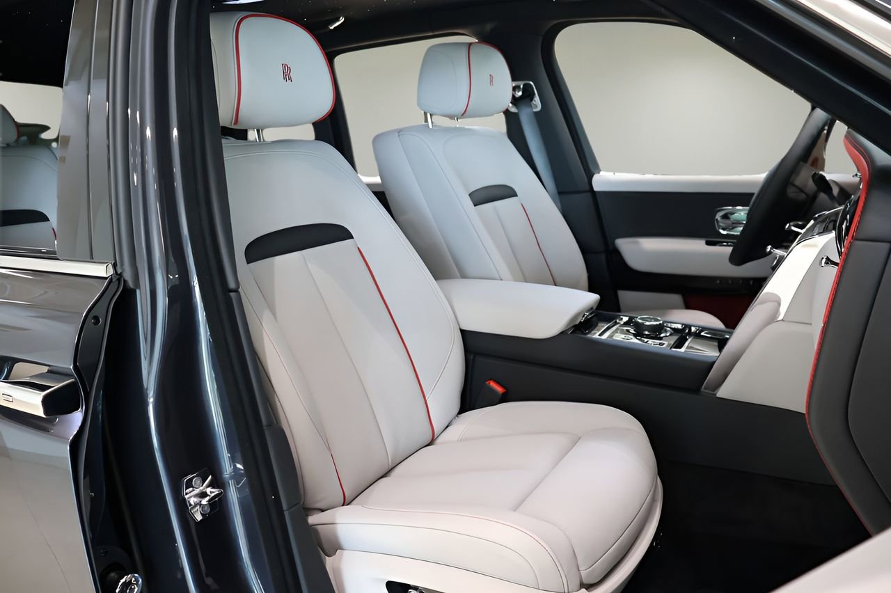 New 2026 Rolls-Royce Cullinan AWD/4WD image 28