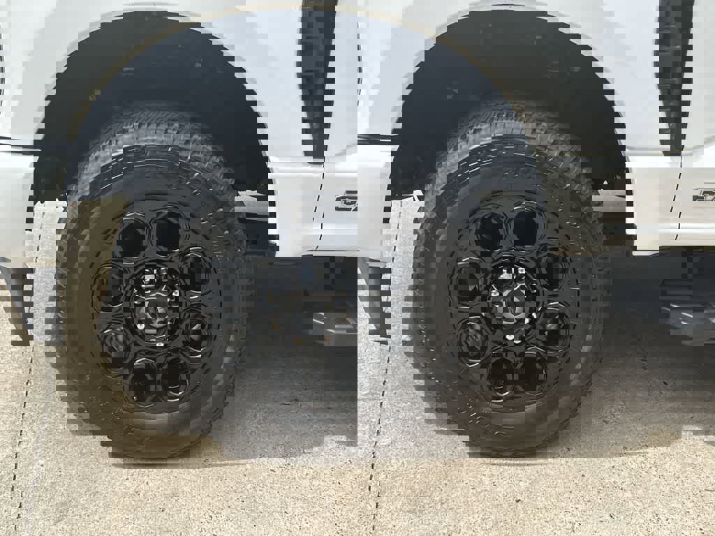 Used 2024 Ford F250 Lariat w/ Black Appearance Package image 21