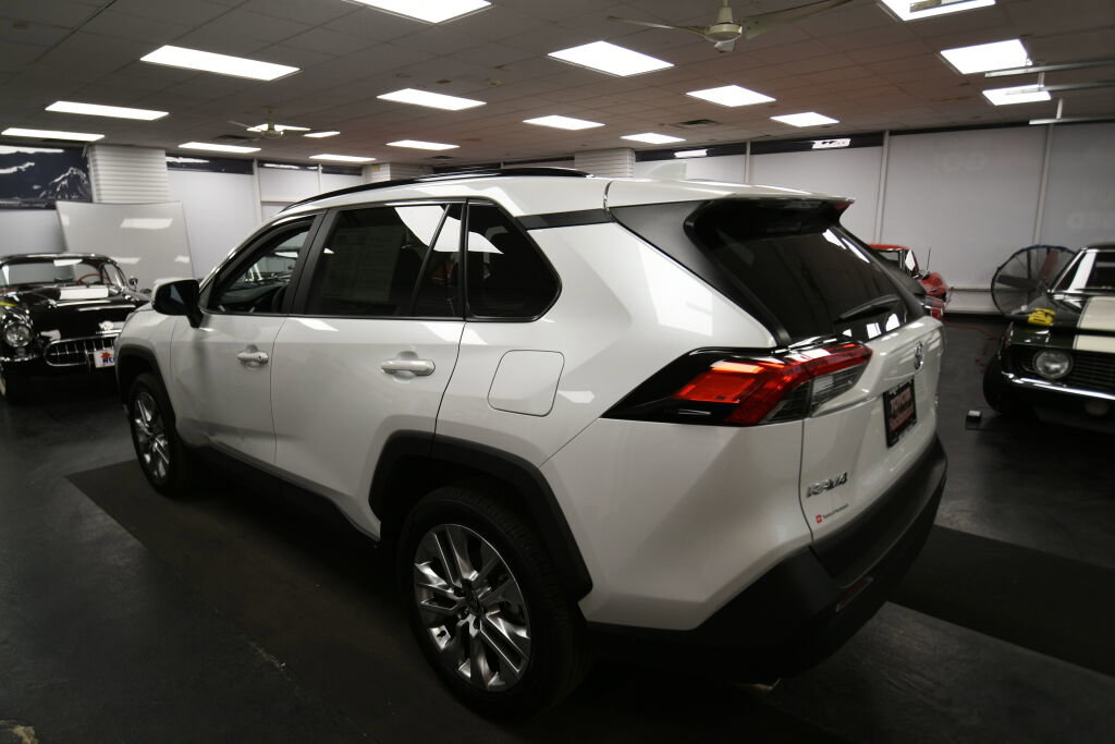 Used 2025 Toyota RAV4 XLE Premium AWD/4WD image 5