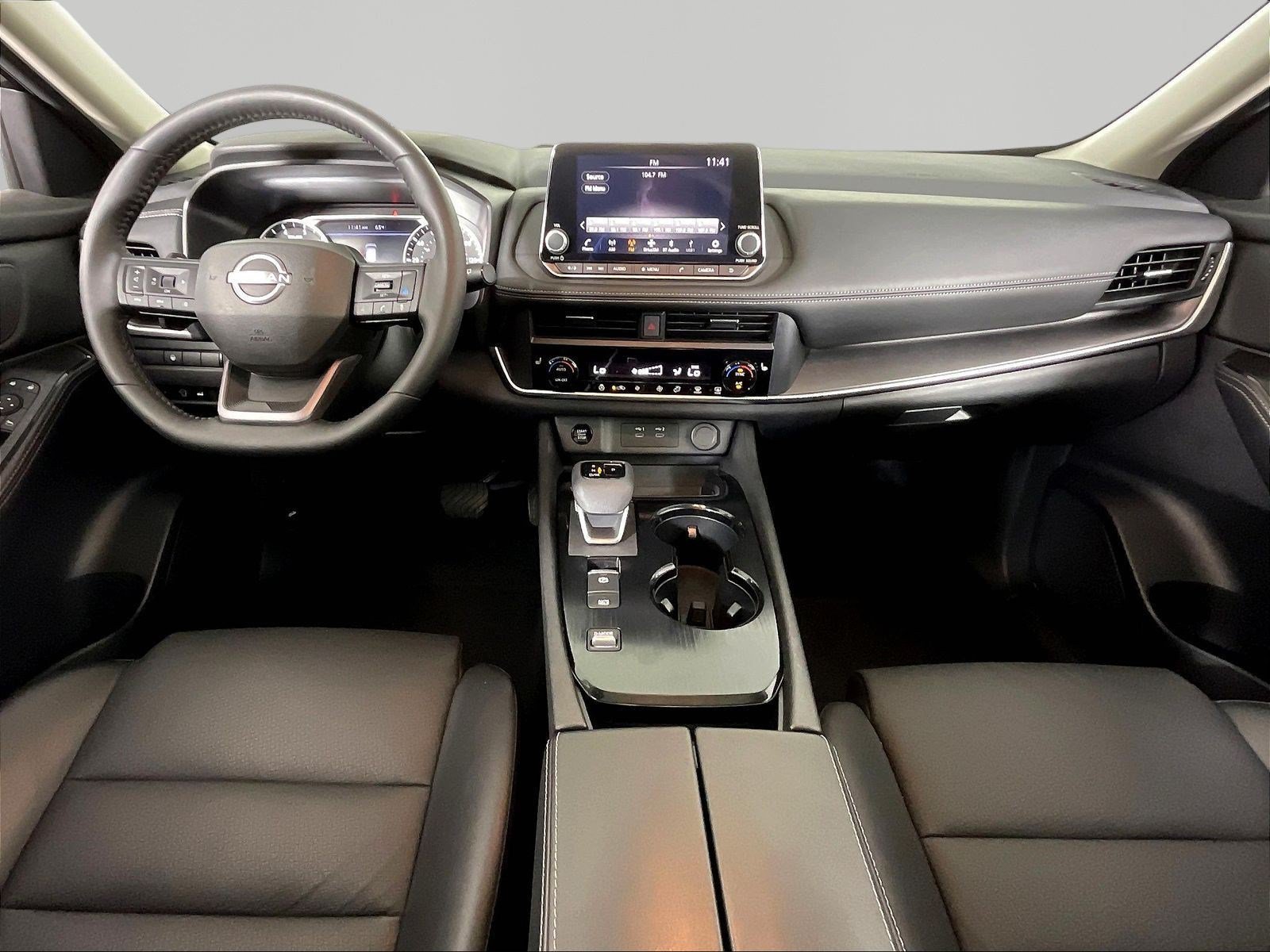 Used 2025 Nissan Rogue SV w/ SV Premium Package FWD image 7
