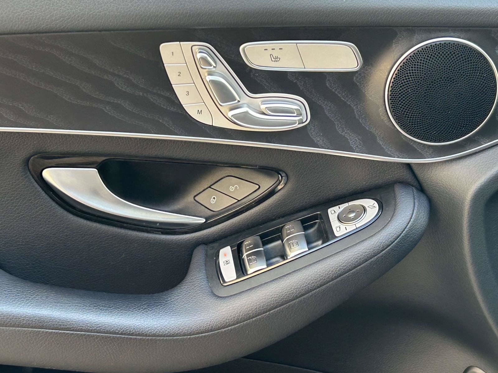 Used 2018 Mercedes-Benz GLC 300 4MATIC image 21