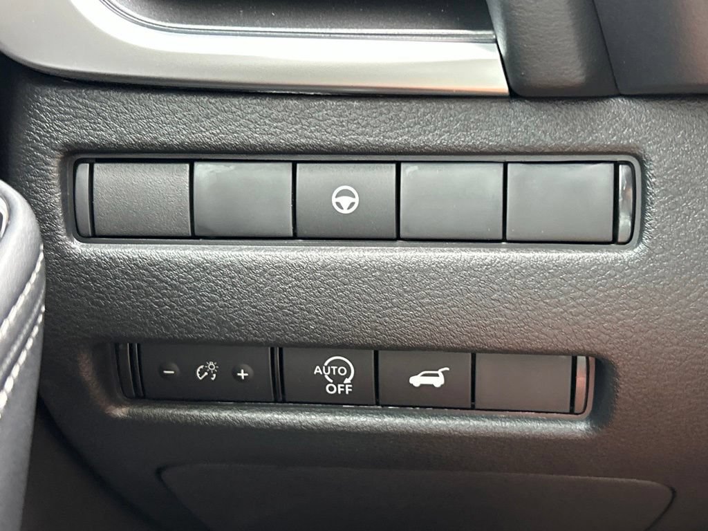 Used 2026 Nissan Rogue SV FWD image 30