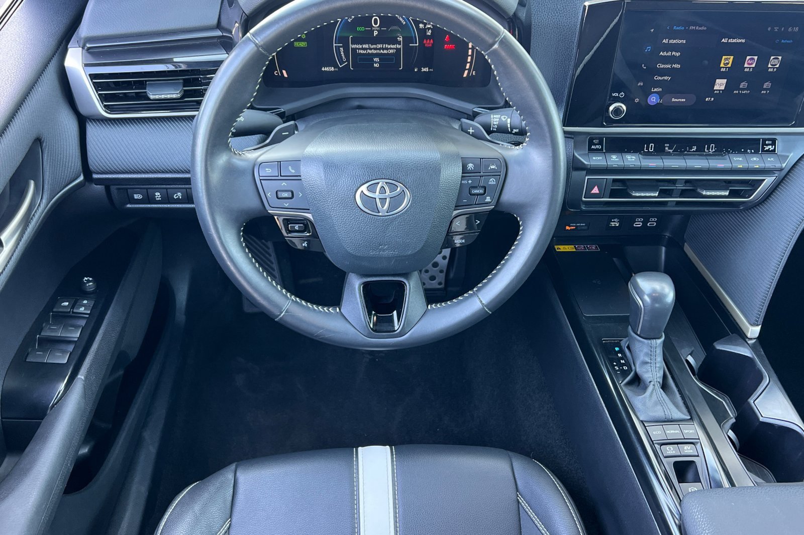 Used 2025 Toyota Camry SE FWD image 14