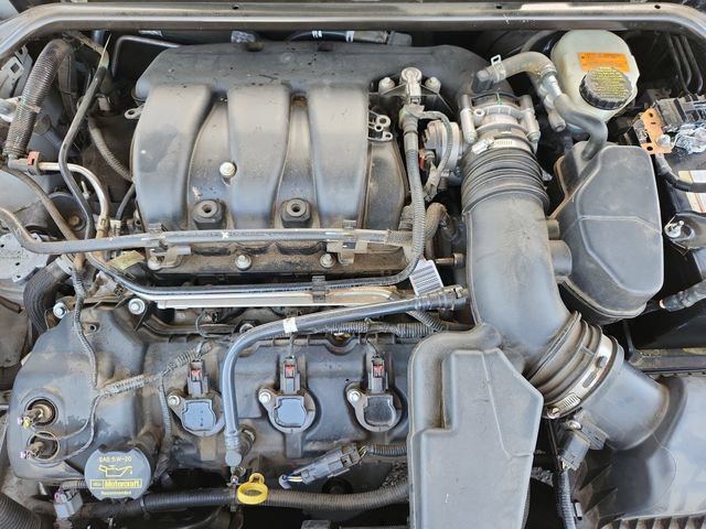 Used 2013 Ford Taurus SE FWD image 22