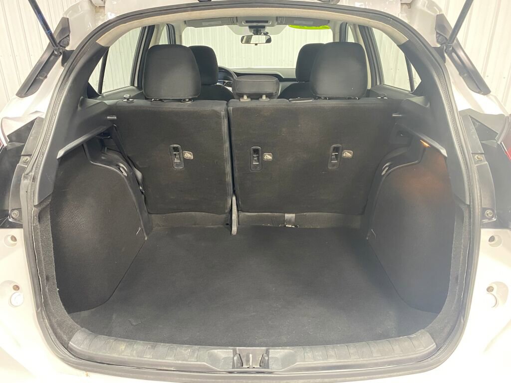 Used 2022 Nissan Kicks S image 7