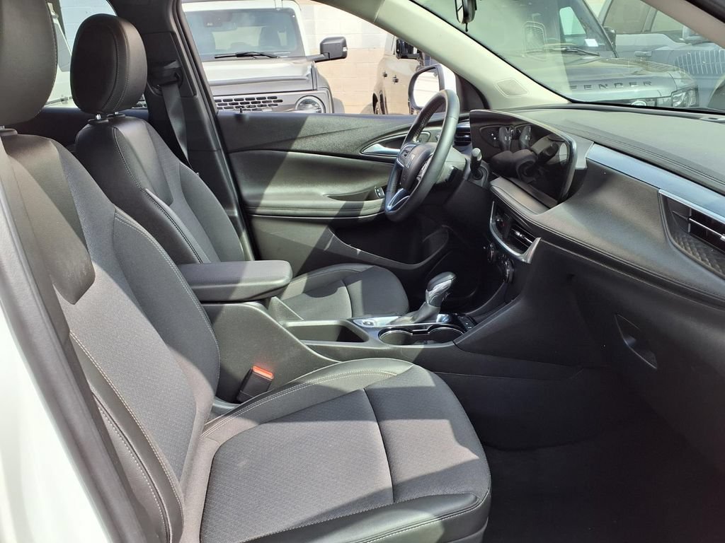 Certified 2024 Buick Encore GX Preferred FWD image 24