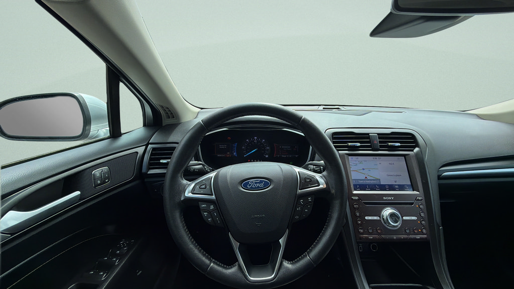 Used 2020 Ford Fusion Energi Titanium FWD image 13
