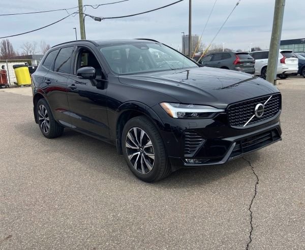 Used 2023 Volvo XC60 B5 Plus w/ Climate Package AWD/4WD image 2