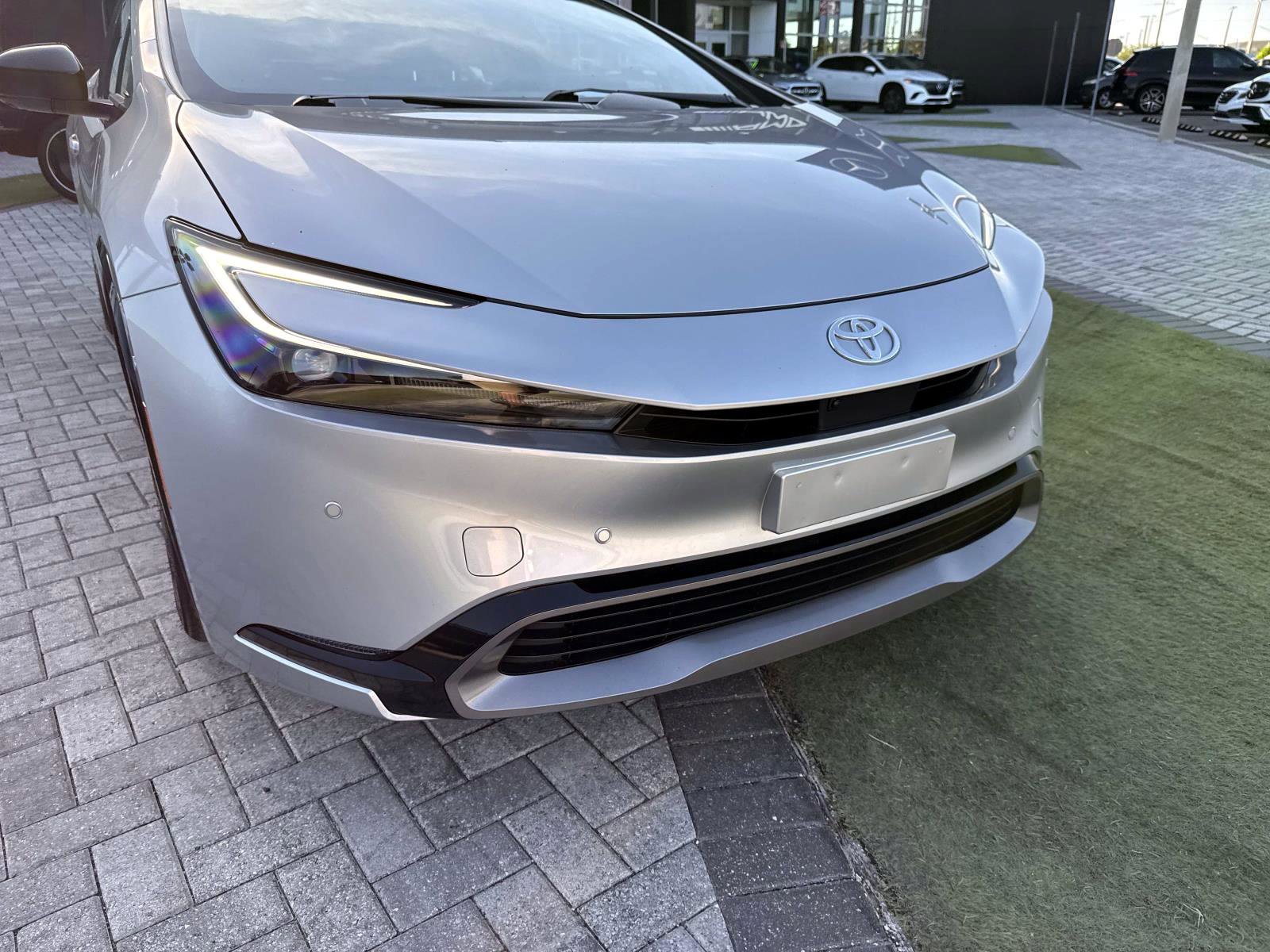 Used 2025 Toyota Prius Limited w/ Limited Premium Package FWD image 9