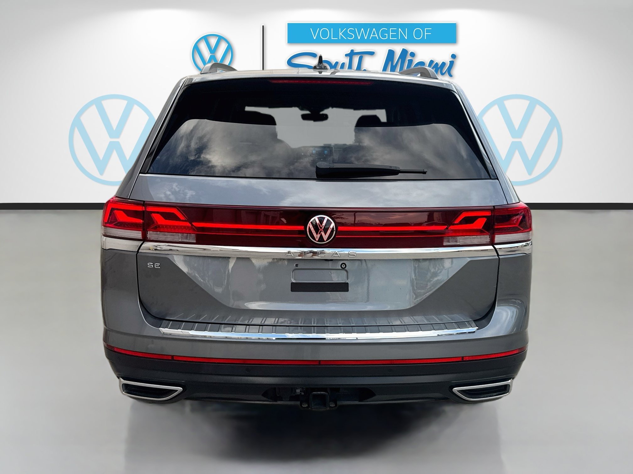 Used 2024 Volkswagen Atlas SE w/ Panoramic Sunroof Package FWD image 6