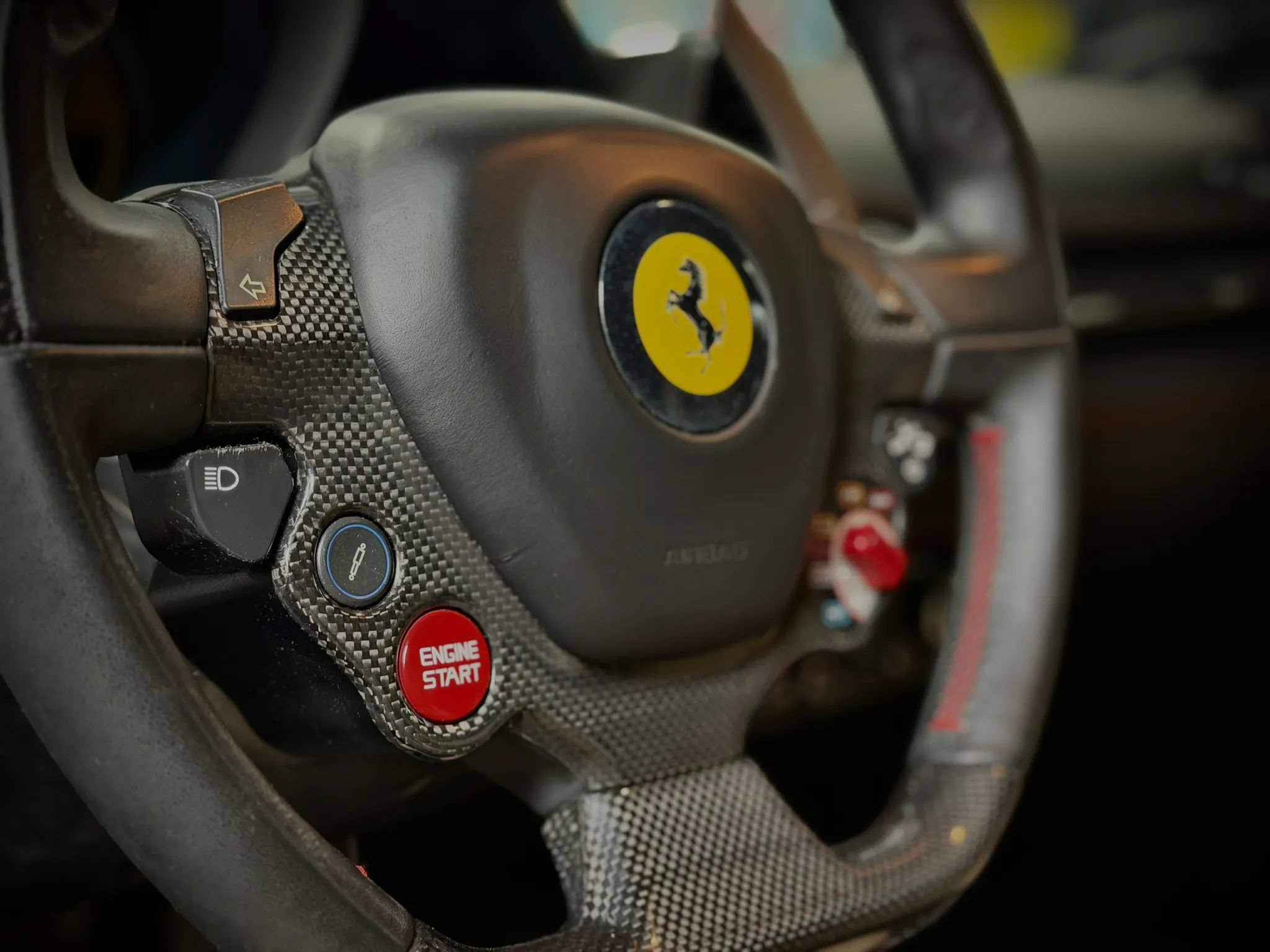 Used 2014 Ferrari 458 Italia Coupe RWD image 18