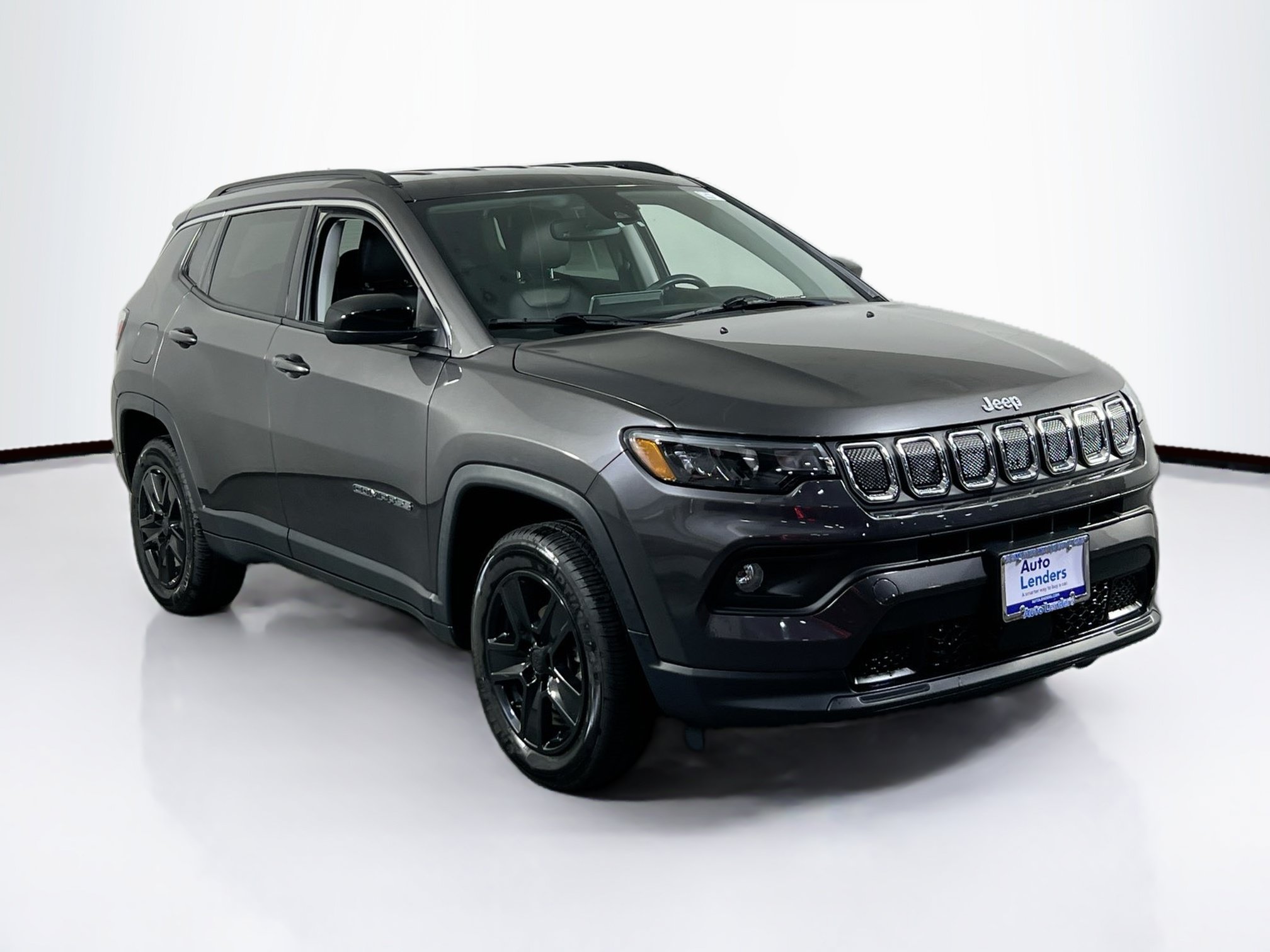 Used 2022 Jeep Compass Latitude w/ Convenience Group AWD/4WD image 3