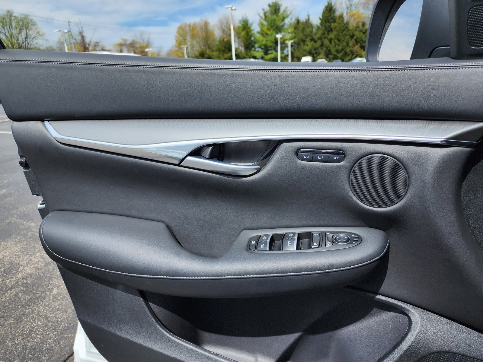 Certified 2025 INFINITI QX50 Luxe image 15