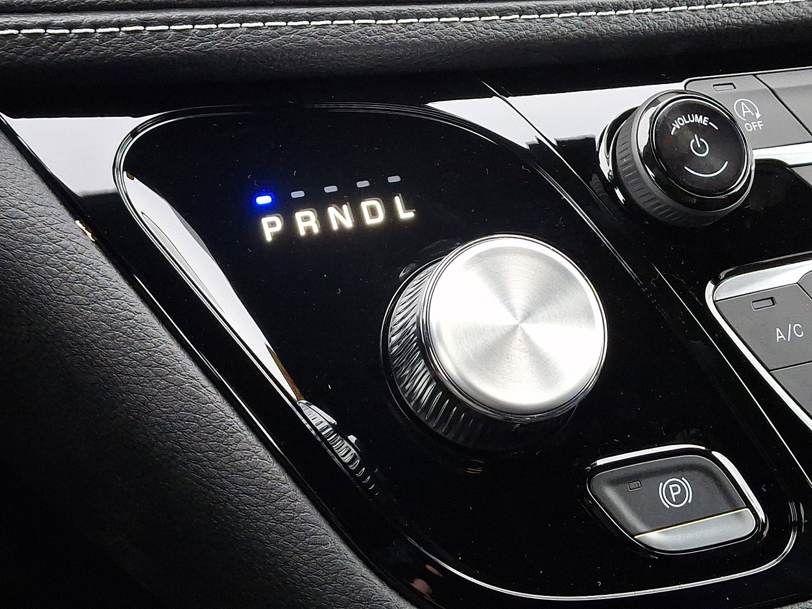 New 2026 Chrysler Pacifica Select image 12