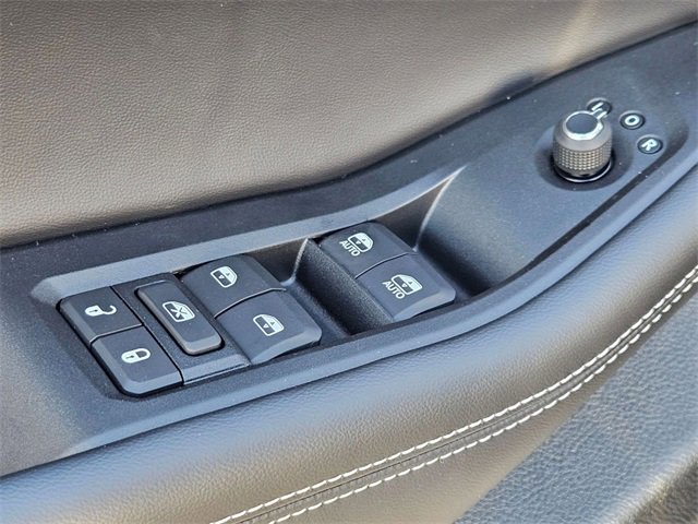 New 2025 Jeep Grand Cherokee Limited w/ Black Appearance Package image 13