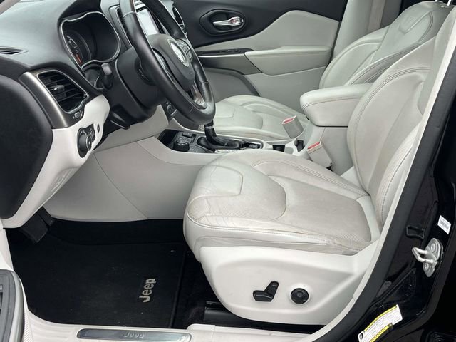 Used 2019 Jeep Cherokee Limited AWD/4WD image 13