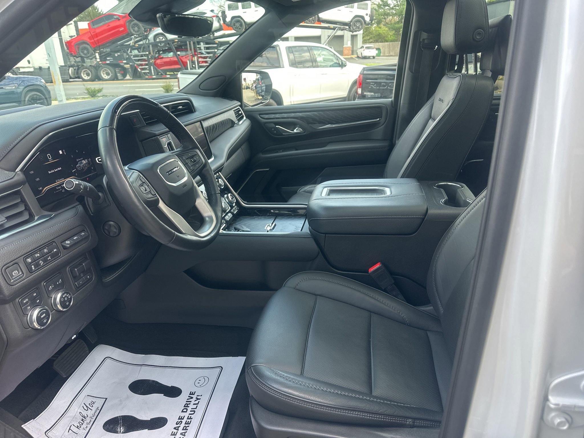 Used 2023 GMC Yukon XL Denali w/ Advanced Technology Package image 25