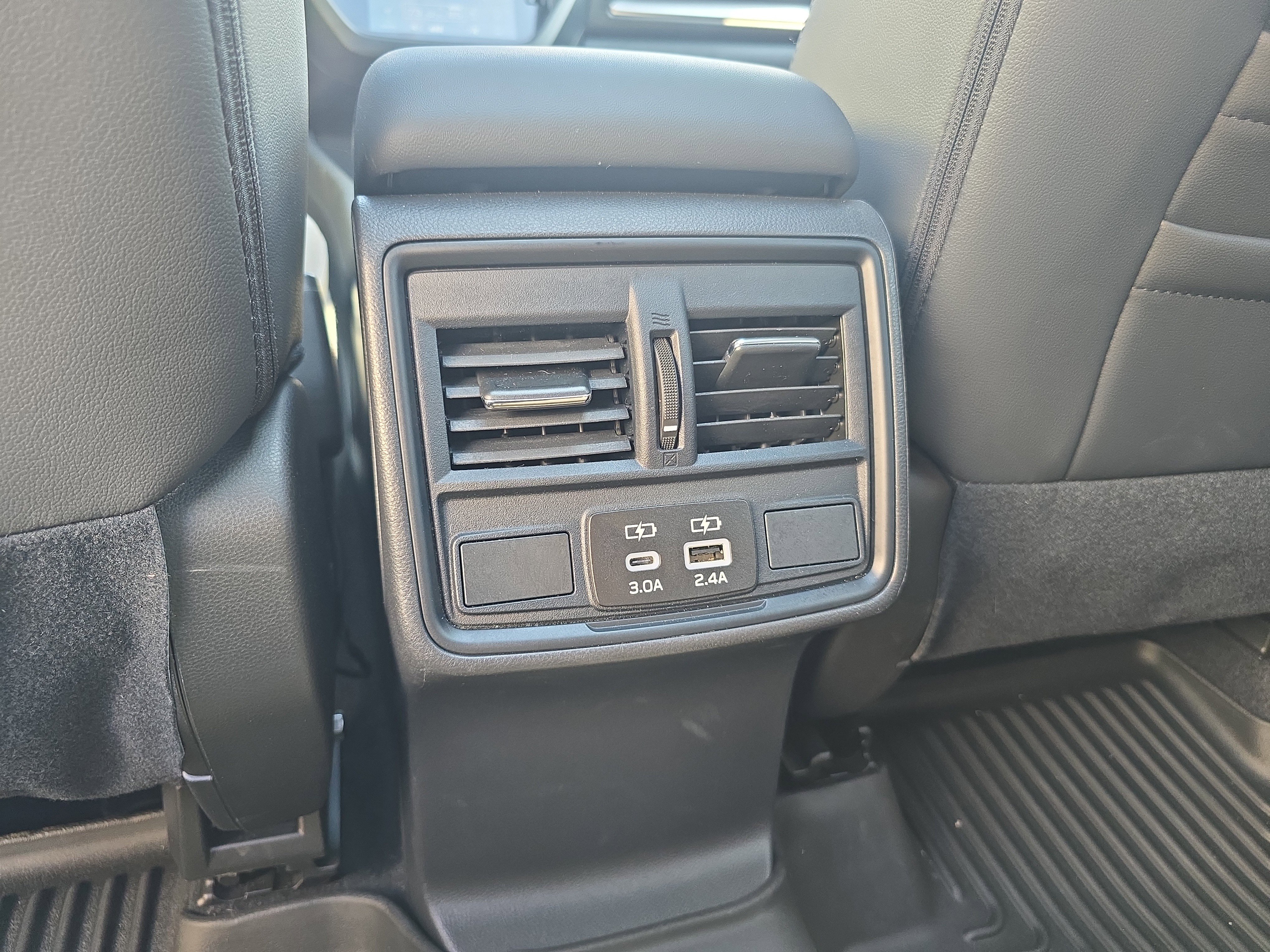 Used 2025 Subaru Forester Premium AWD/4WD image 16