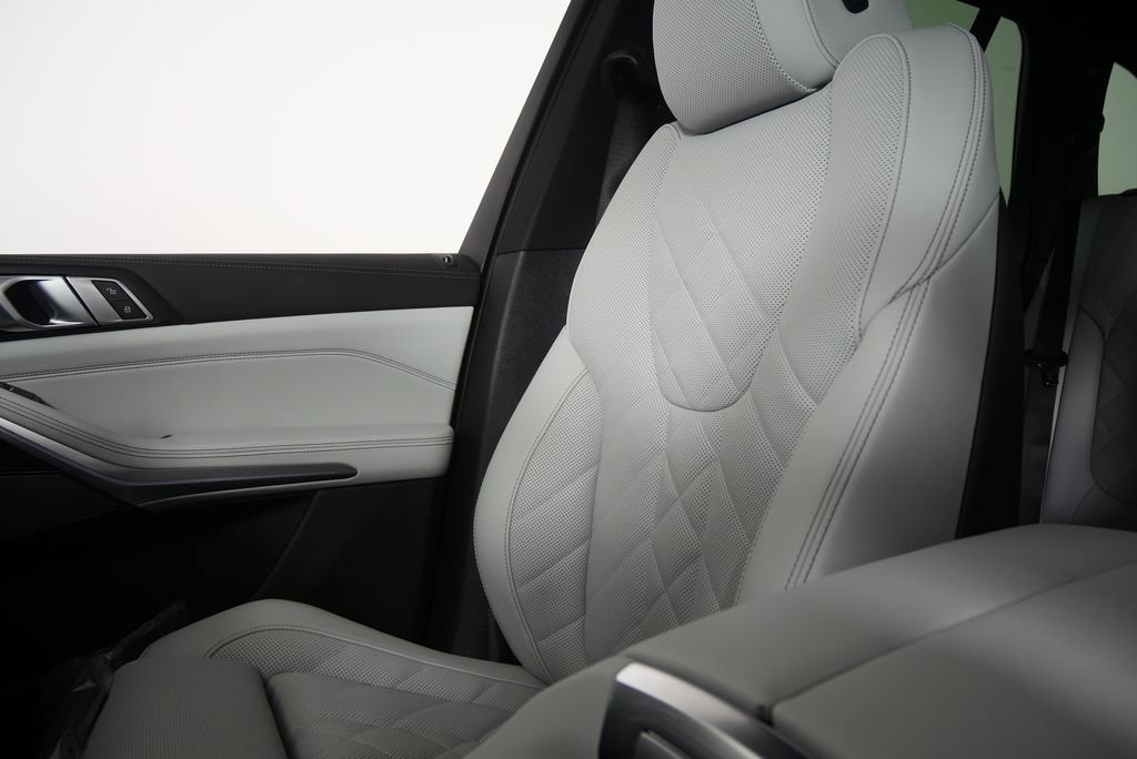 Used 2026 BMW X5 xDrive40i w/ Premium Package image 22
