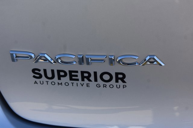 New 2026 Chrysler Pacifica Select image 7
