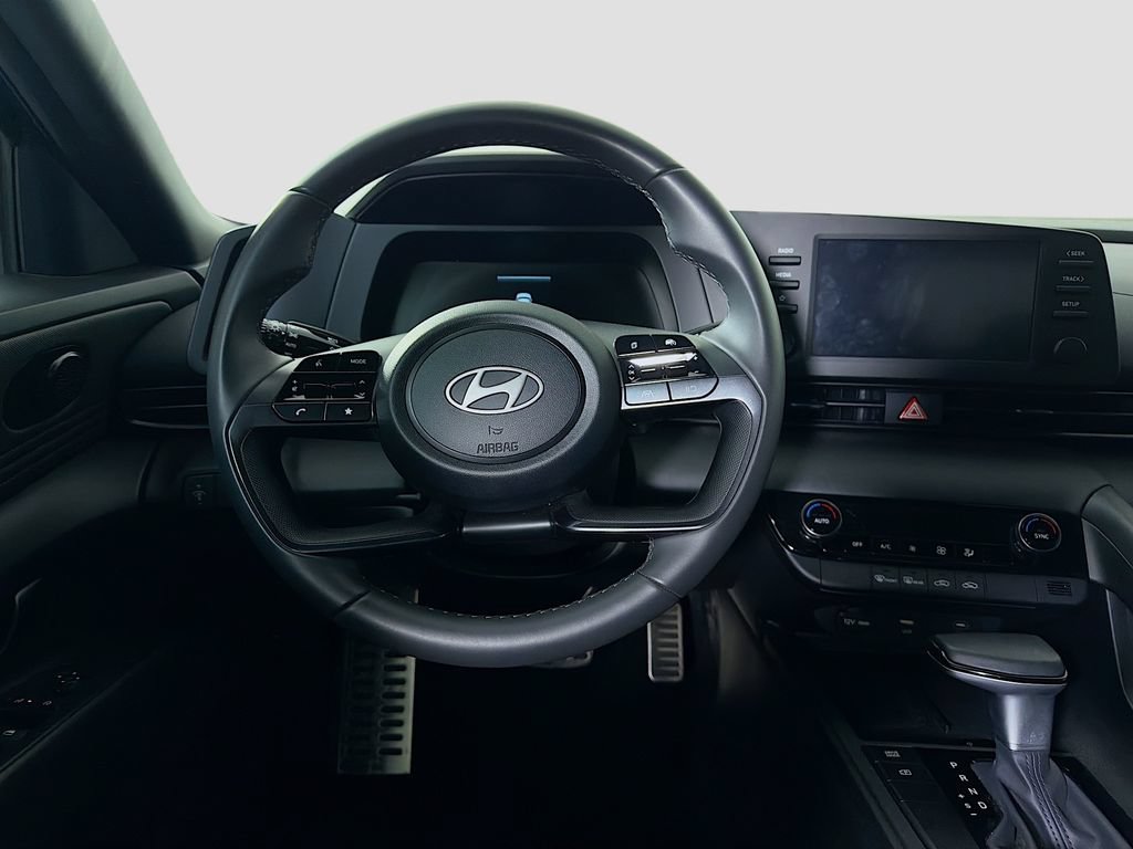Used 2025 Hyundai Elantra Sport FWD image 23